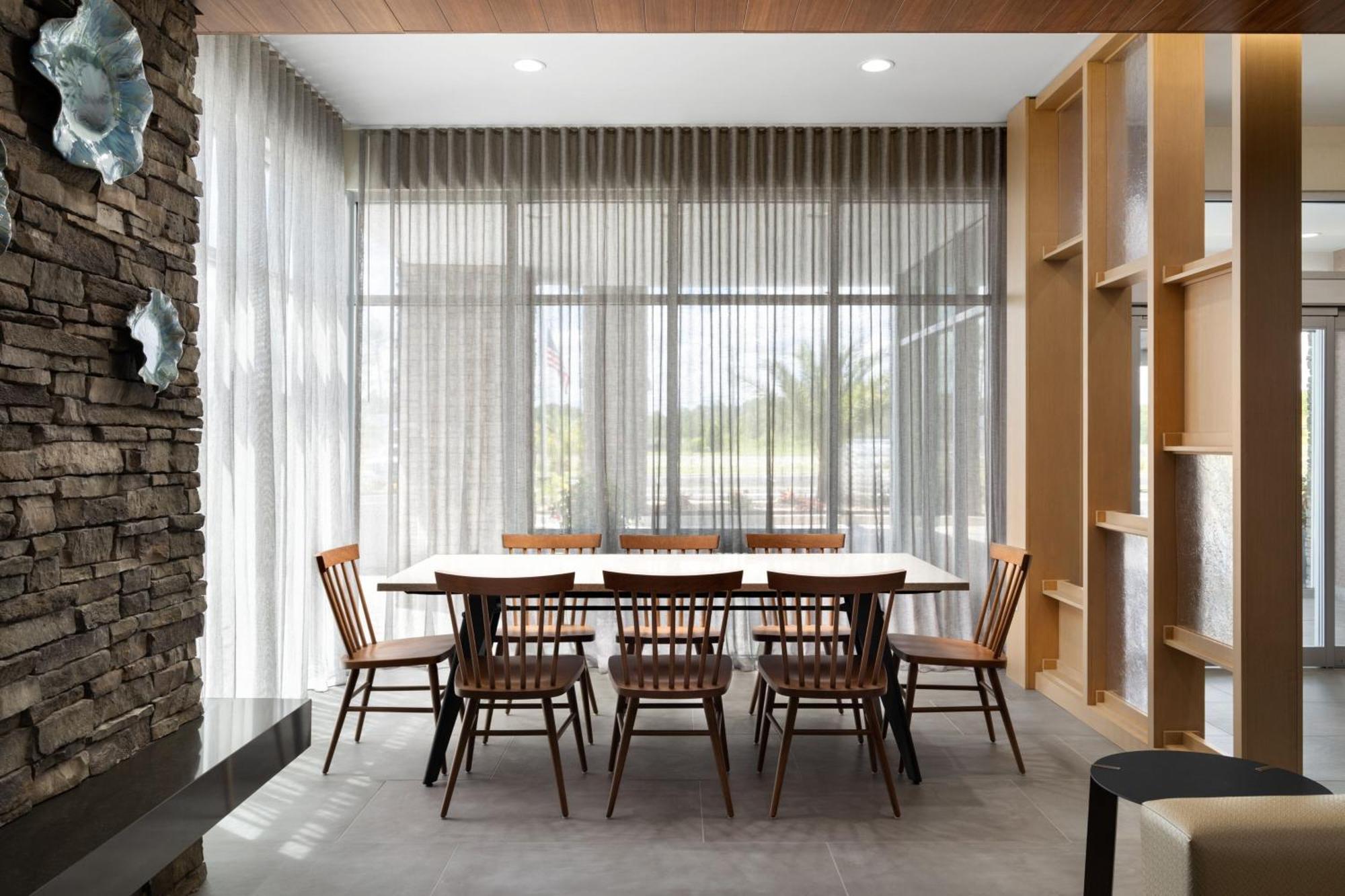 Fairfield By Marriott Inn & Suites 웨이크로스 외부 사진